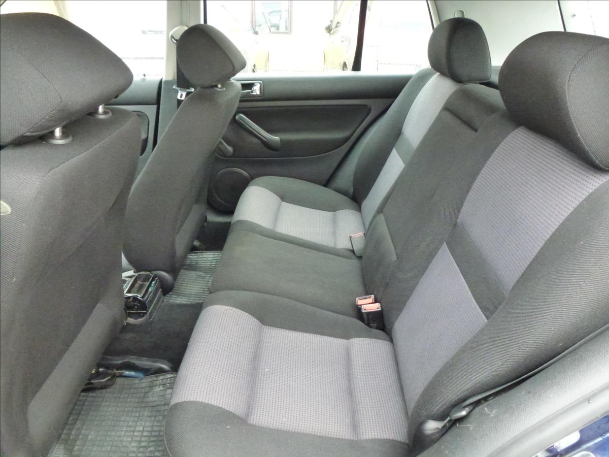 Volkswagen Golf, 2002