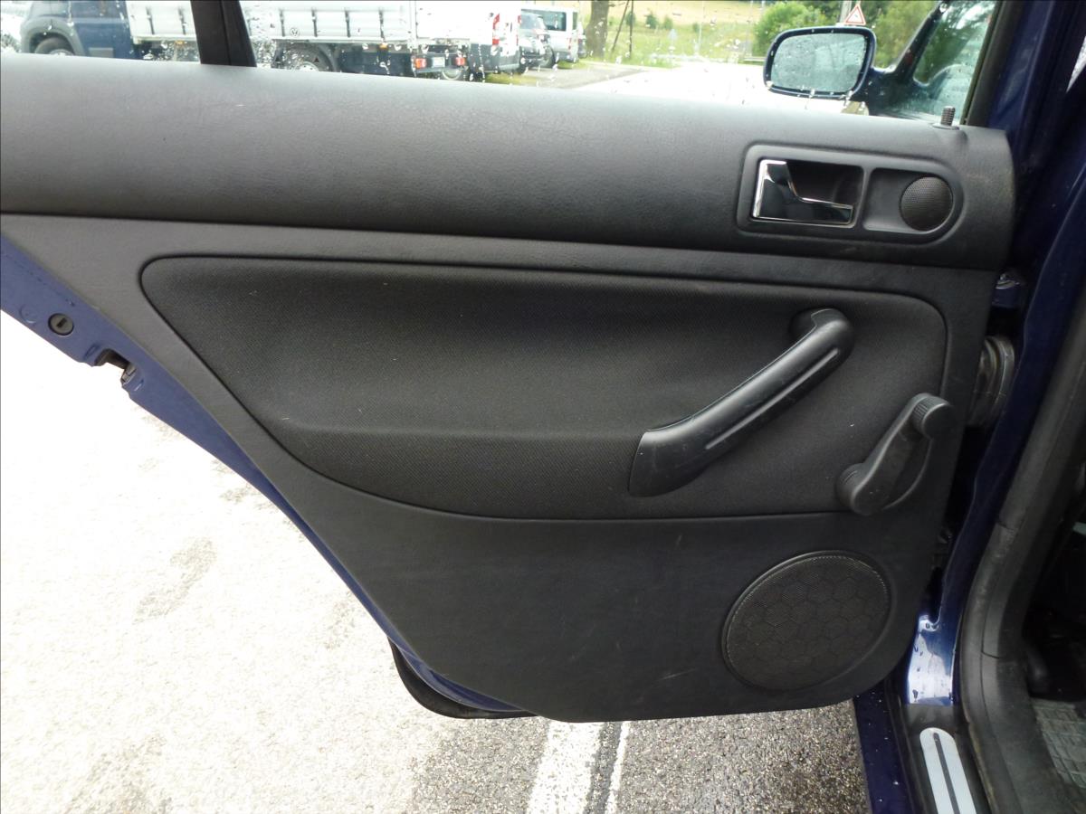 Volkswagen Golf, 2002