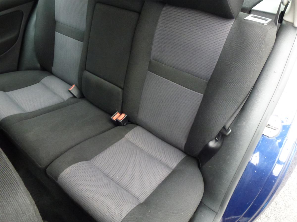 Volkswagen Golf, 2002