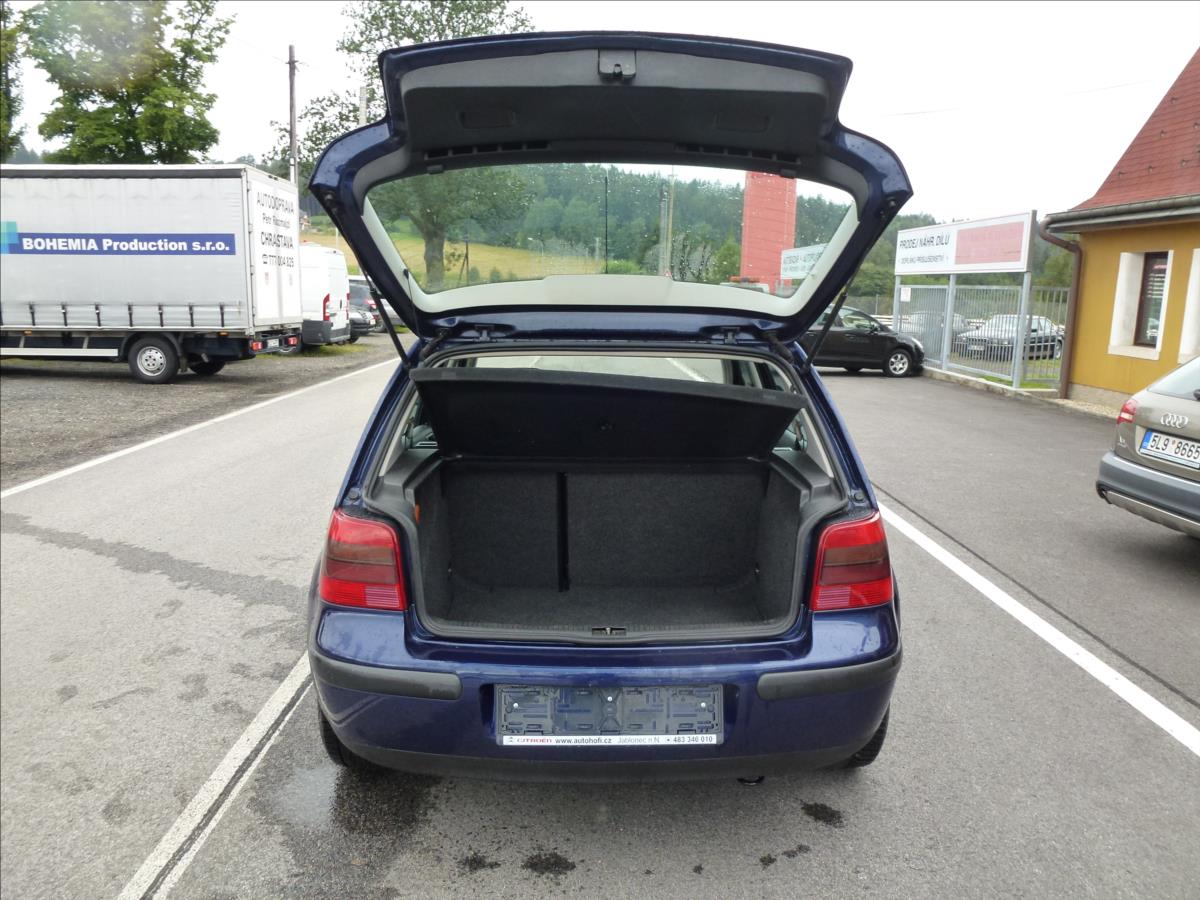 Volkswagen Golf, 2002