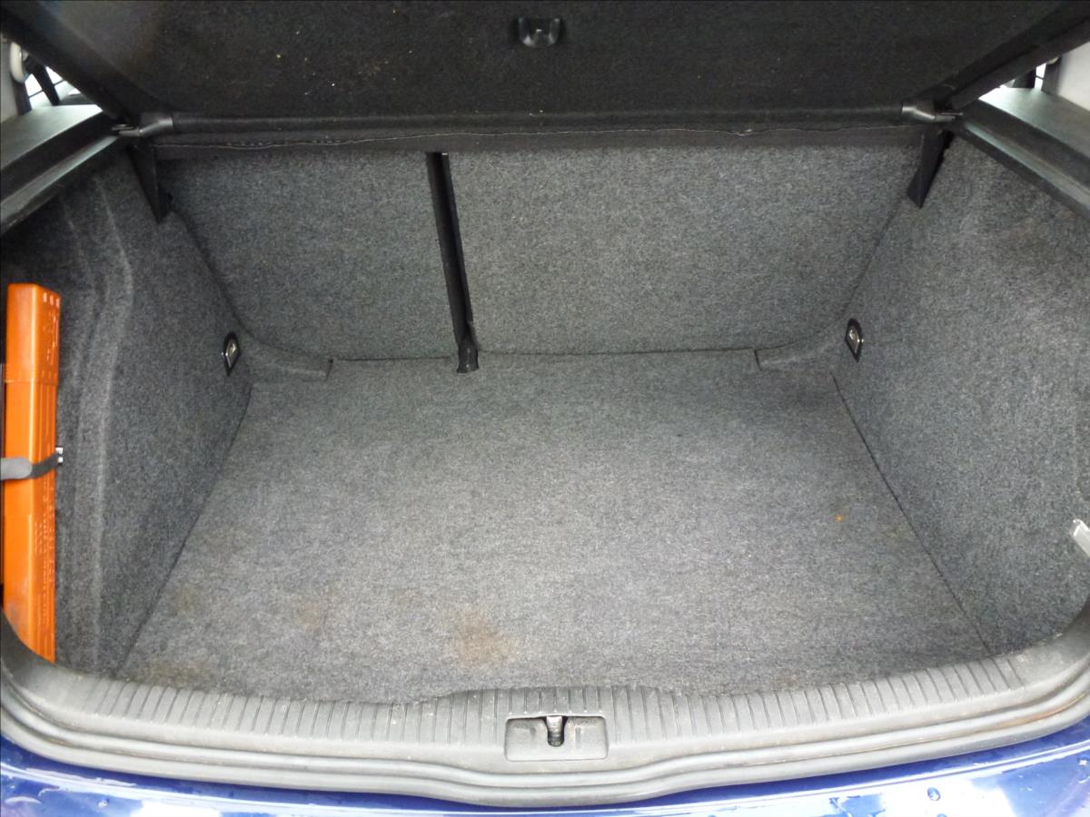 Volkswagen Golf, 2002