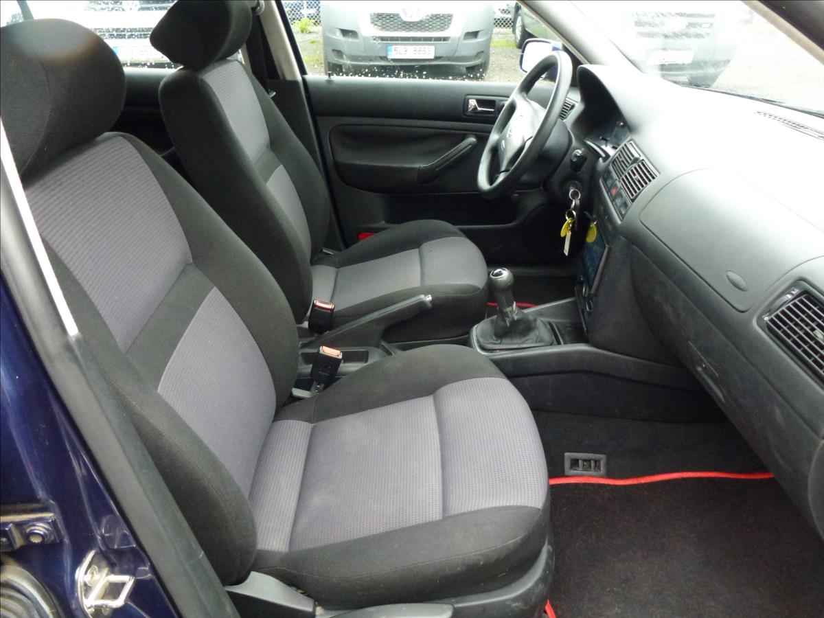 Volkswagen Golf, 2002