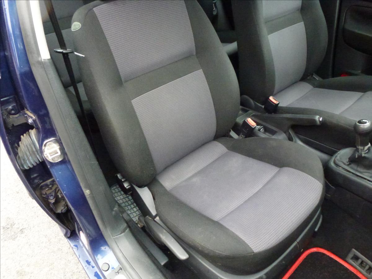 Volkswagen Golf, 2002