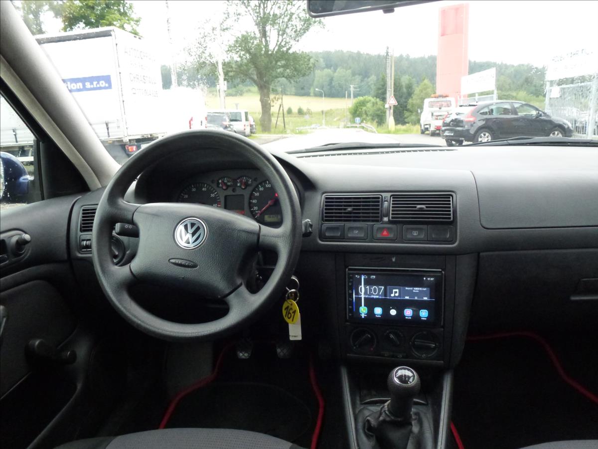 Volkswagen Golf, 2002