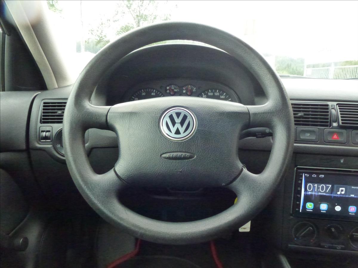 Volkswagen Golf, 2002