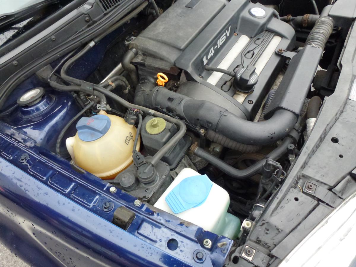 Volkswagen Golf, 2002