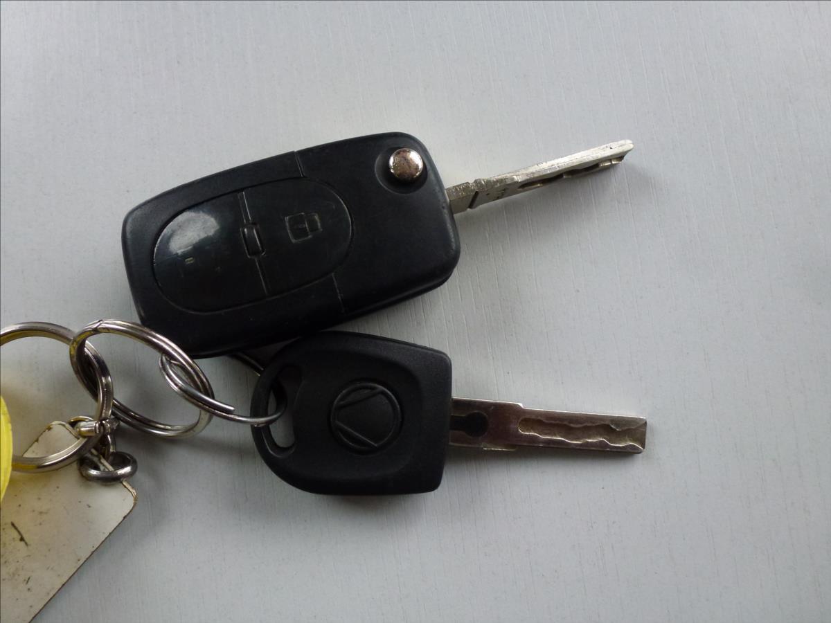 Volkswagen Golf, 2002