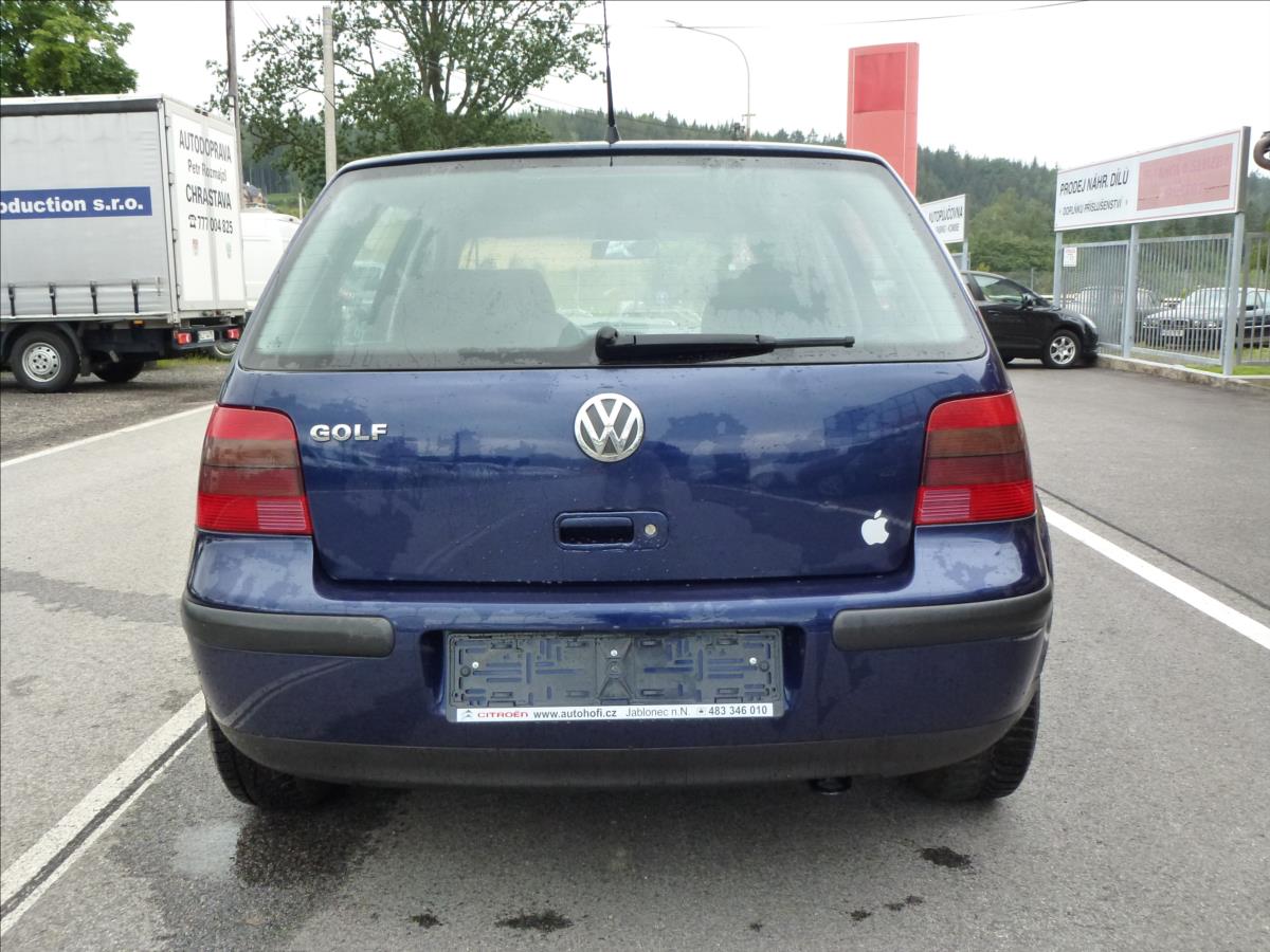 Volkswagen Golf, 2002