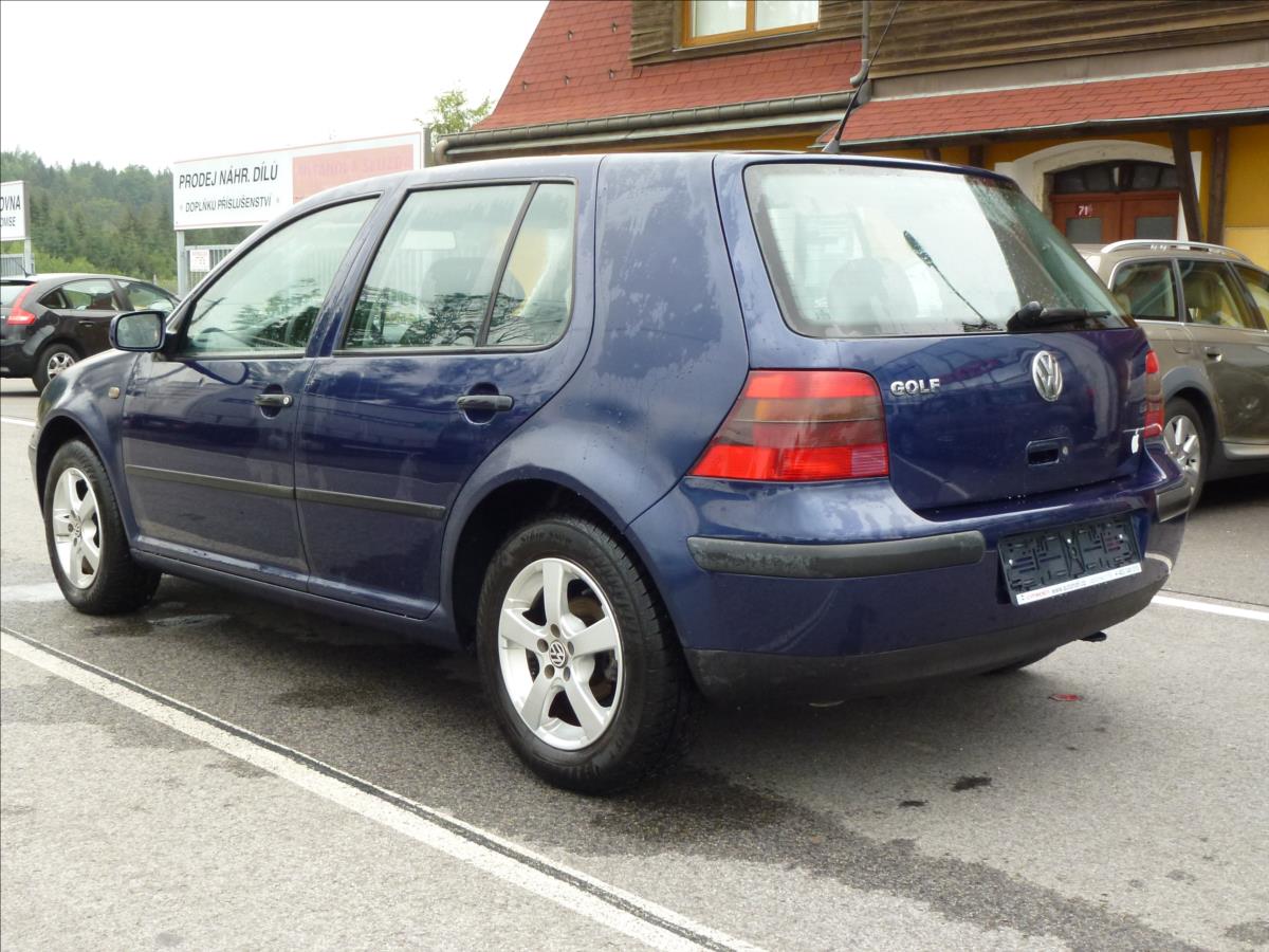 Volkswagen Golf, 2002