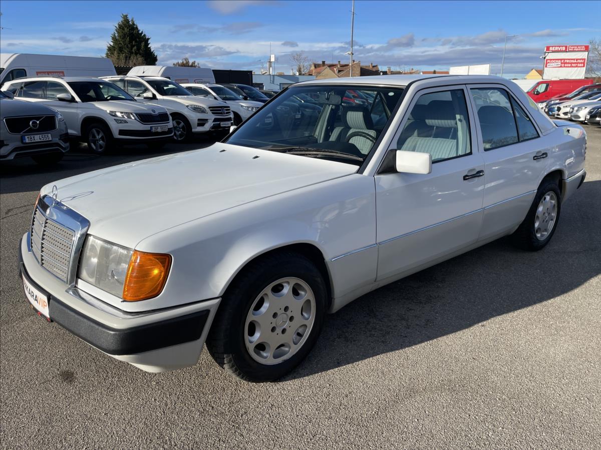 Mercedes-Benz 124