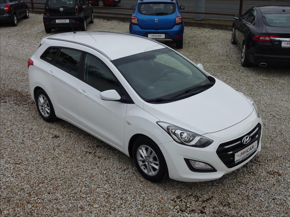 Hyundai i30 1,6i  Trikolor kombi