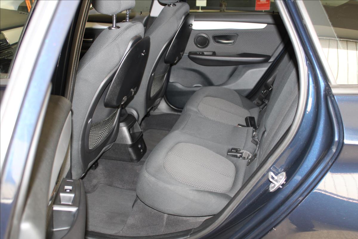 BMW 216d*ActiveTourer**Manuál*162Tkm*PDC*