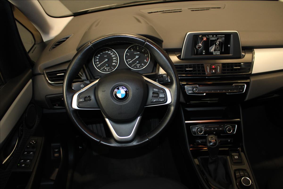 BMW 216d*ActiveTourer**Manuál*162Tkm*PDC*