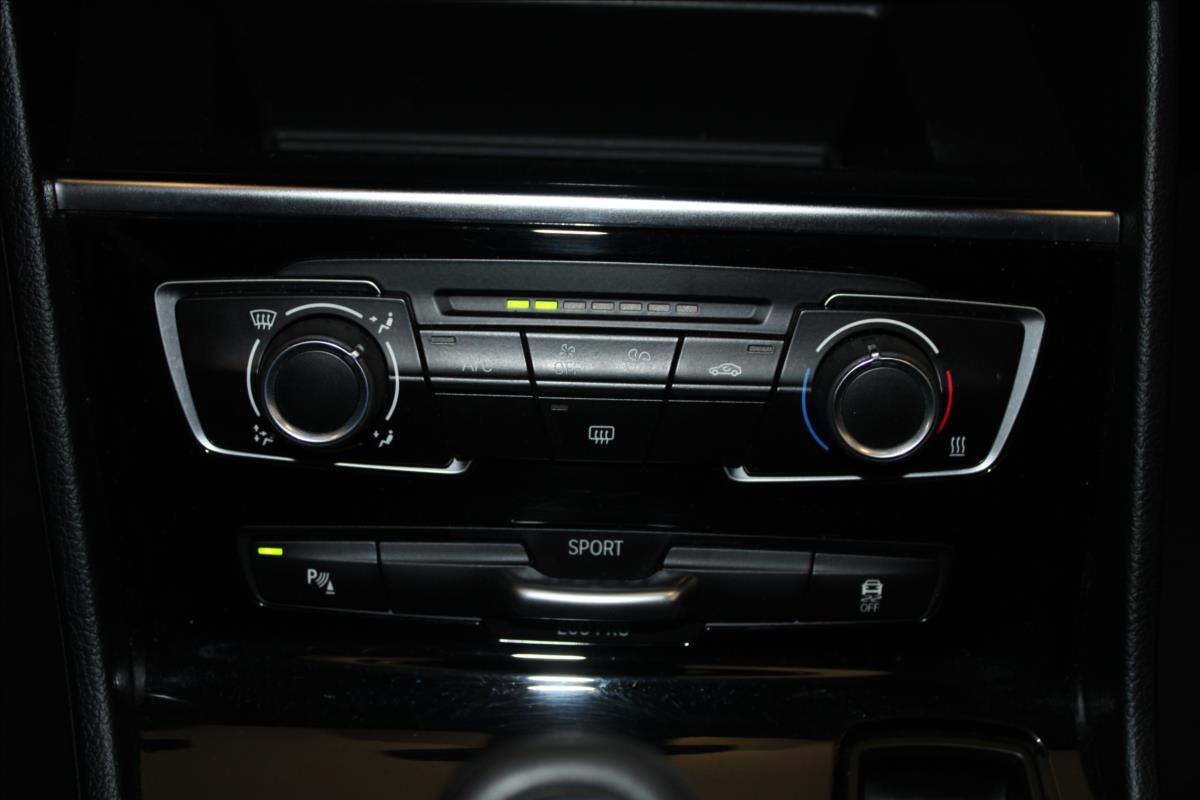 BMW 216d*ActiveTourer**Manuál*162Tkm*PDC*