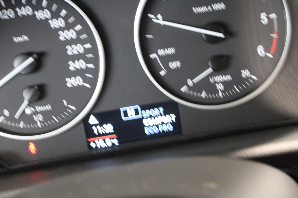 BMW 216d*ActiveTourer**Manuál*162Tkm*PDC*