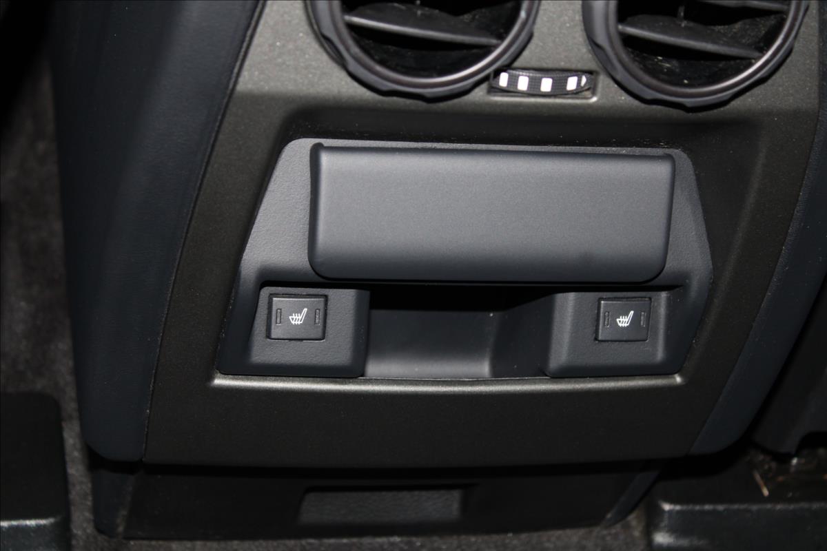 Land Rover 3,0SDV6*ČR*DPH*4XVÝHŘEV*KŮŽE*