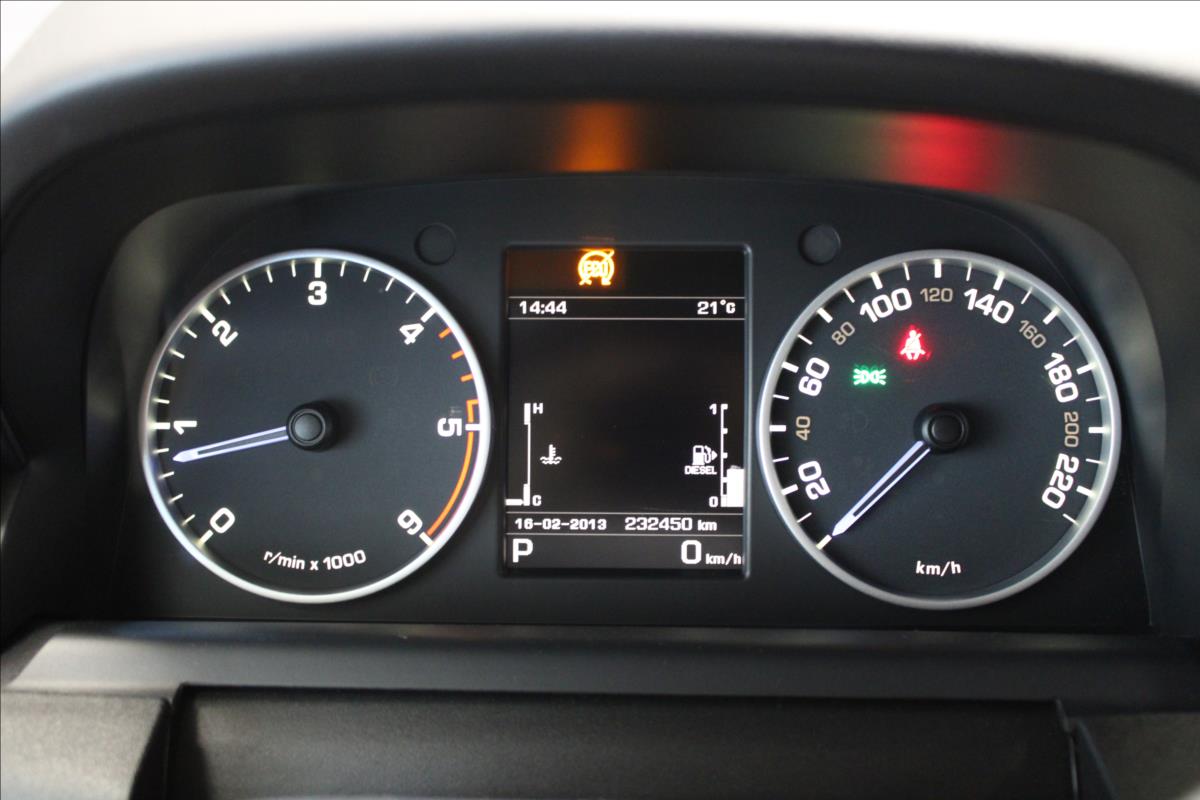 Land Rover 3,0SDV6*ČR*DPH*4XVÝHŘEV*KŮŽE*