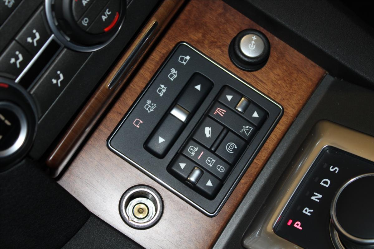Land Rover 3,0SDV6*ČR*DPH*4XVÝHŘEV*KŮŽE*