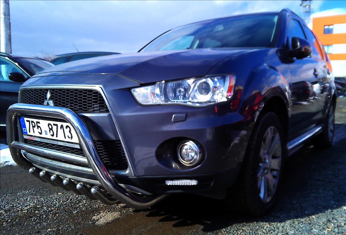 Mitsubishi Outlander 2,3   DI-D 4WD INSTYLE