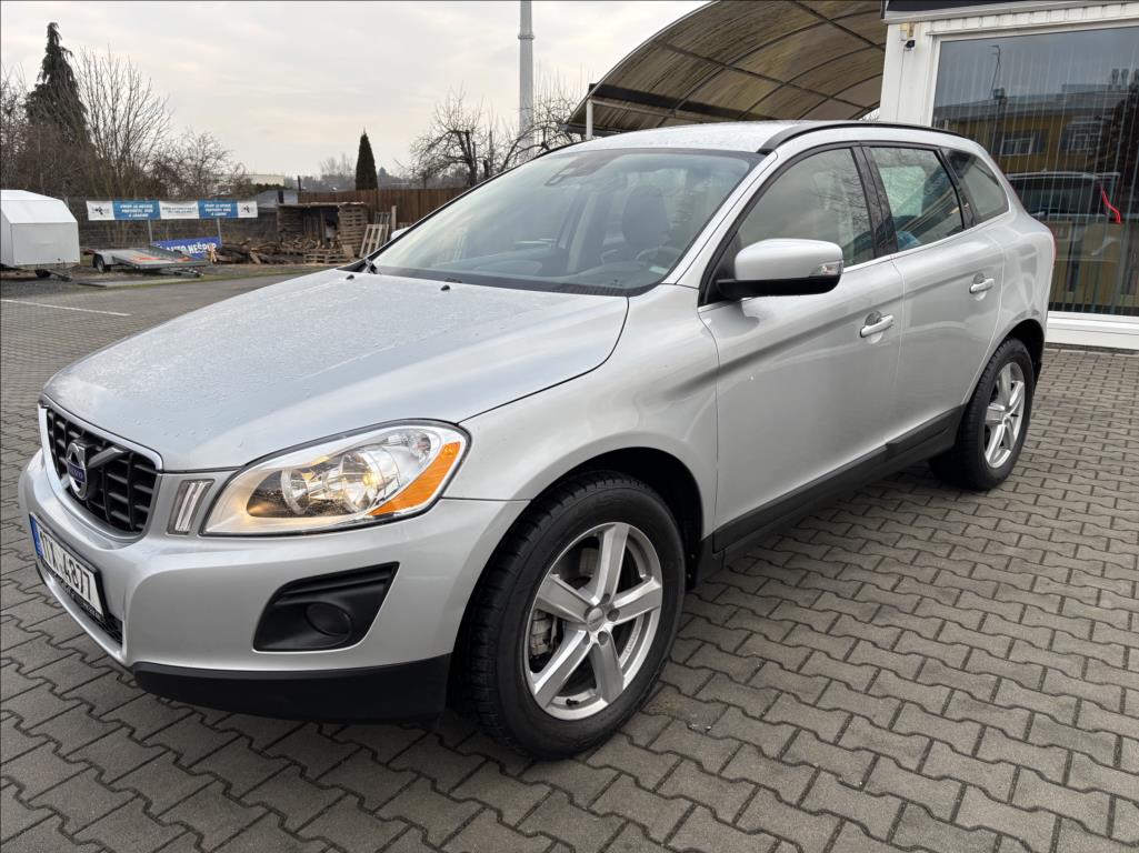 Volvo XC60 2,4 D5 Momentum AWD
