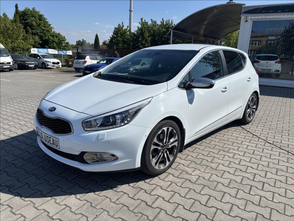 Kia Ceed 1,6 R,SERVIS