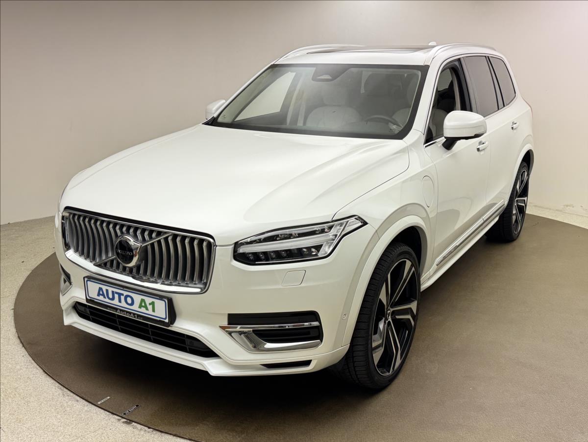 Volvo XC90 2,0 T8 VZDUCH PANO 360 H/K CZ