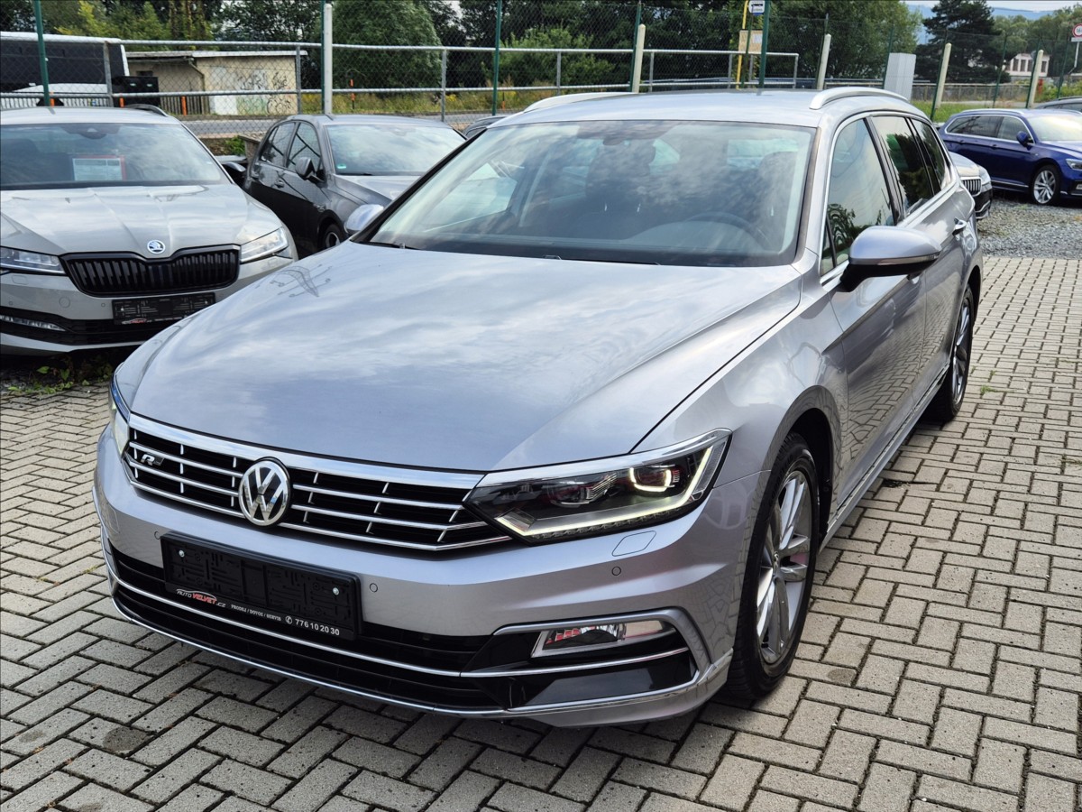 Volkswagen Passat 1,6 TDi DSG R-Line *VIRTUAL*KAMERA*