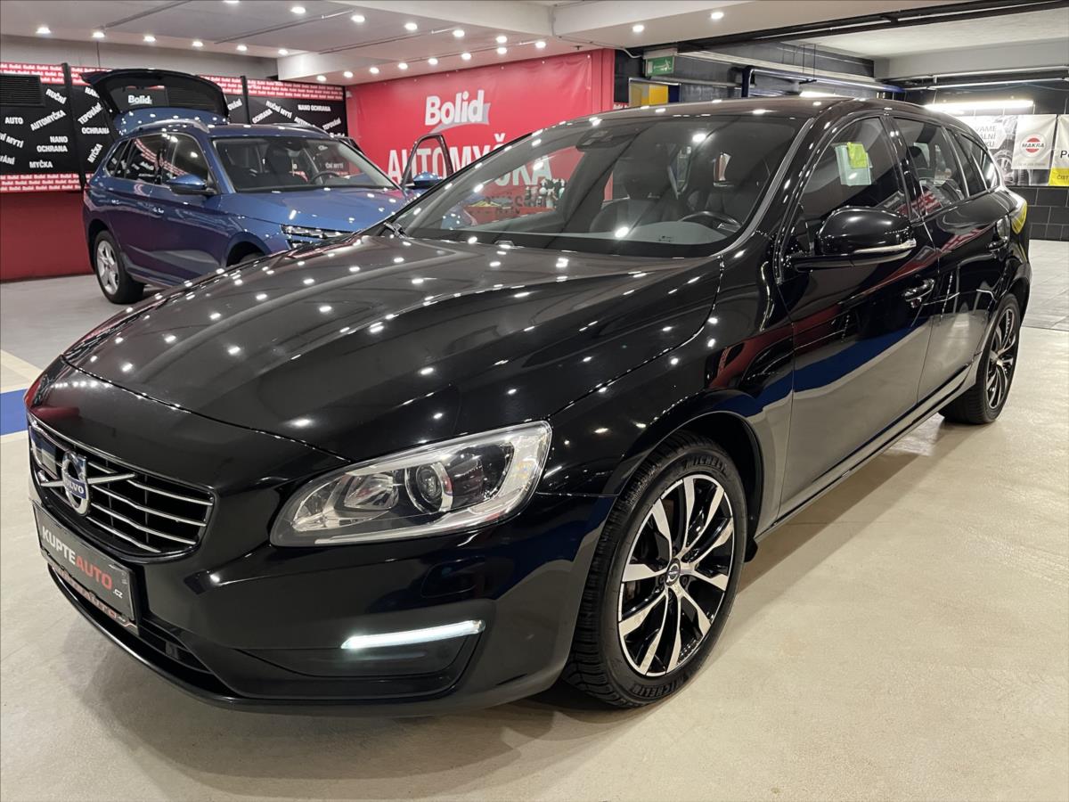 Volvo V60 2,4 D4 AWD  R-Design Momentum