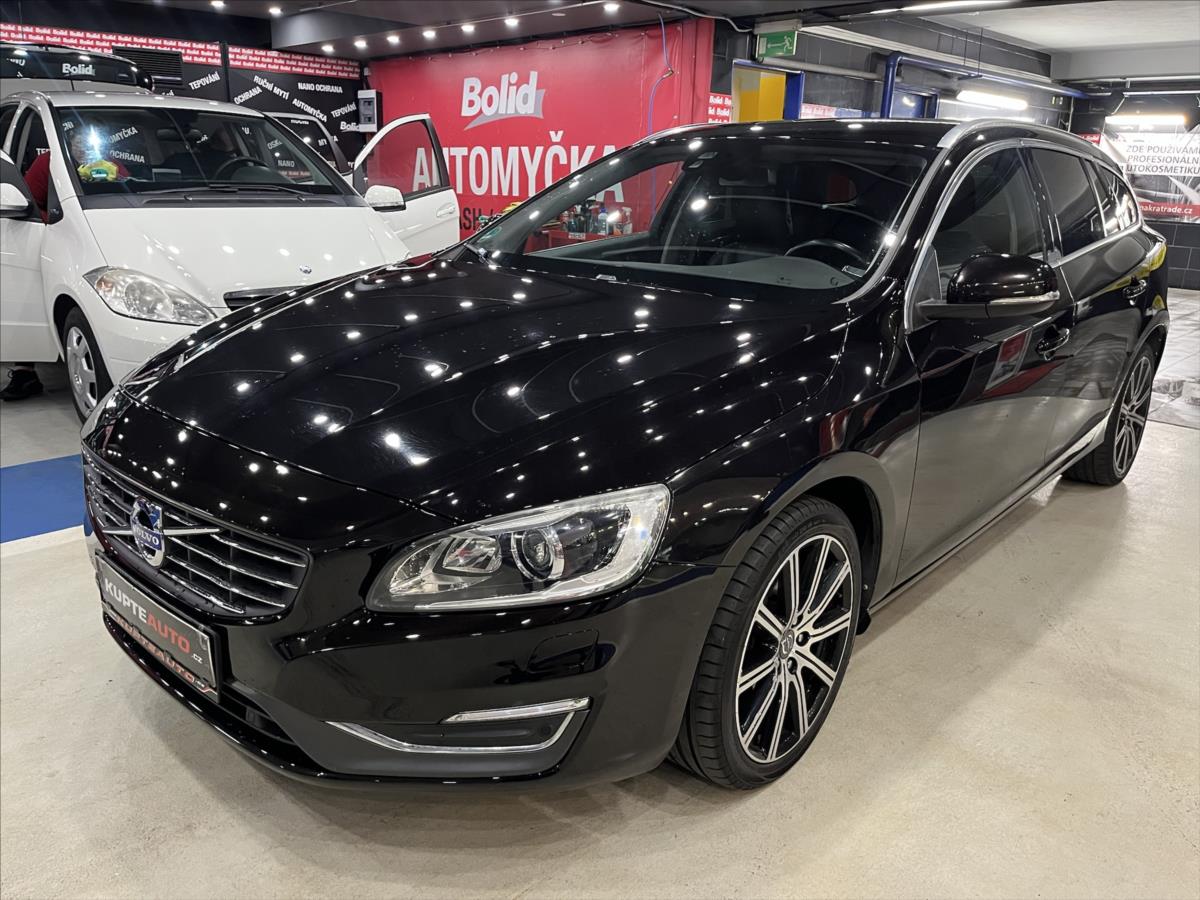 Volvo V60 2,4 D4 4x4 133kW  SUMMUM