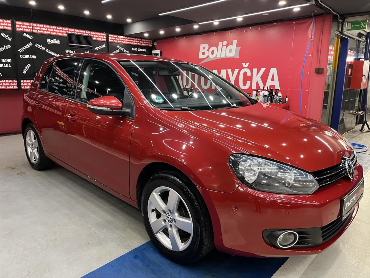 Volkswagen Golf 1,2 TSi + zimn kola  TEAM