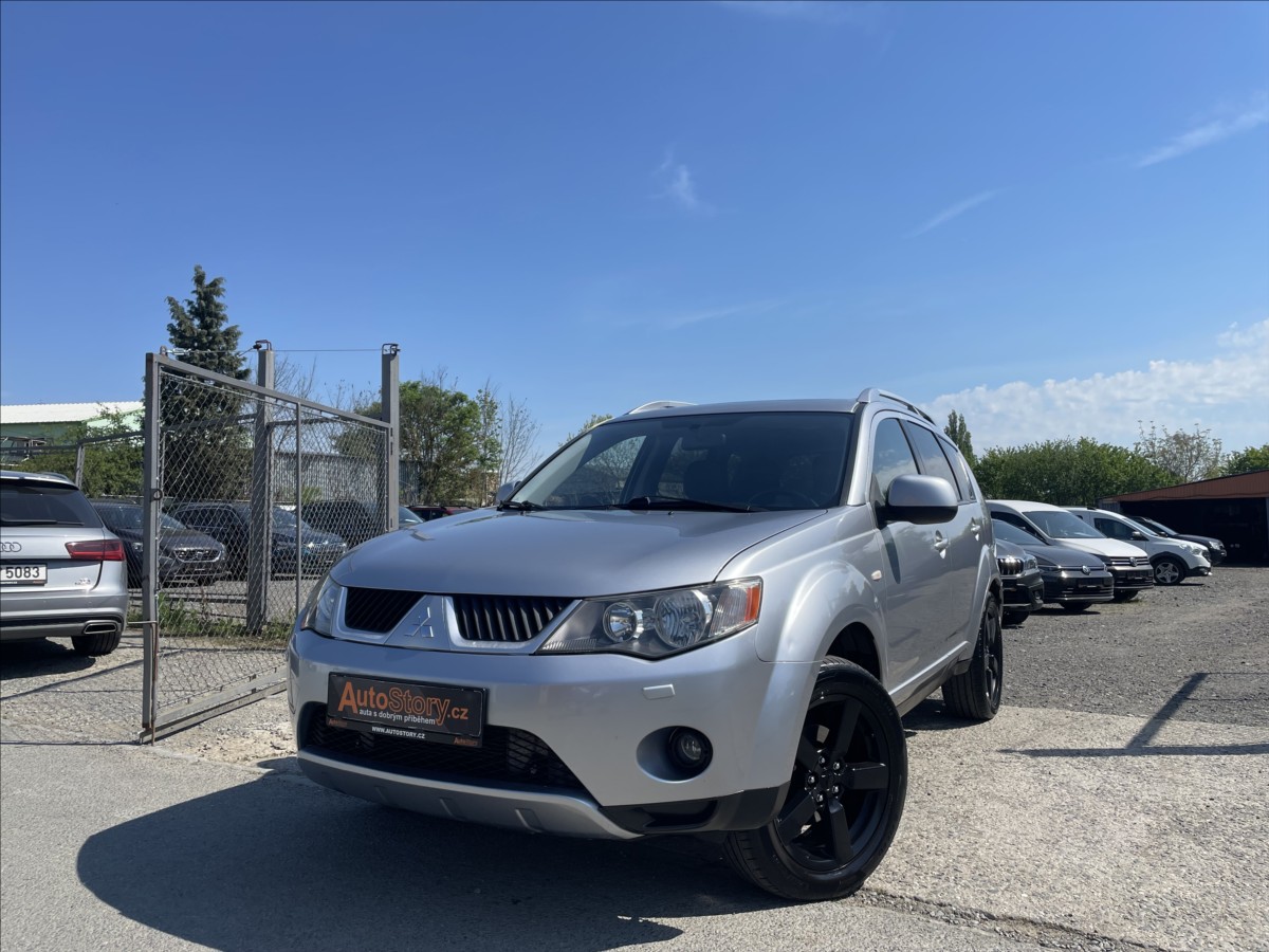 Mitsubishi Outlander 2,0 DI-D 4X4  7 MST,KَE,NAVI,ALU