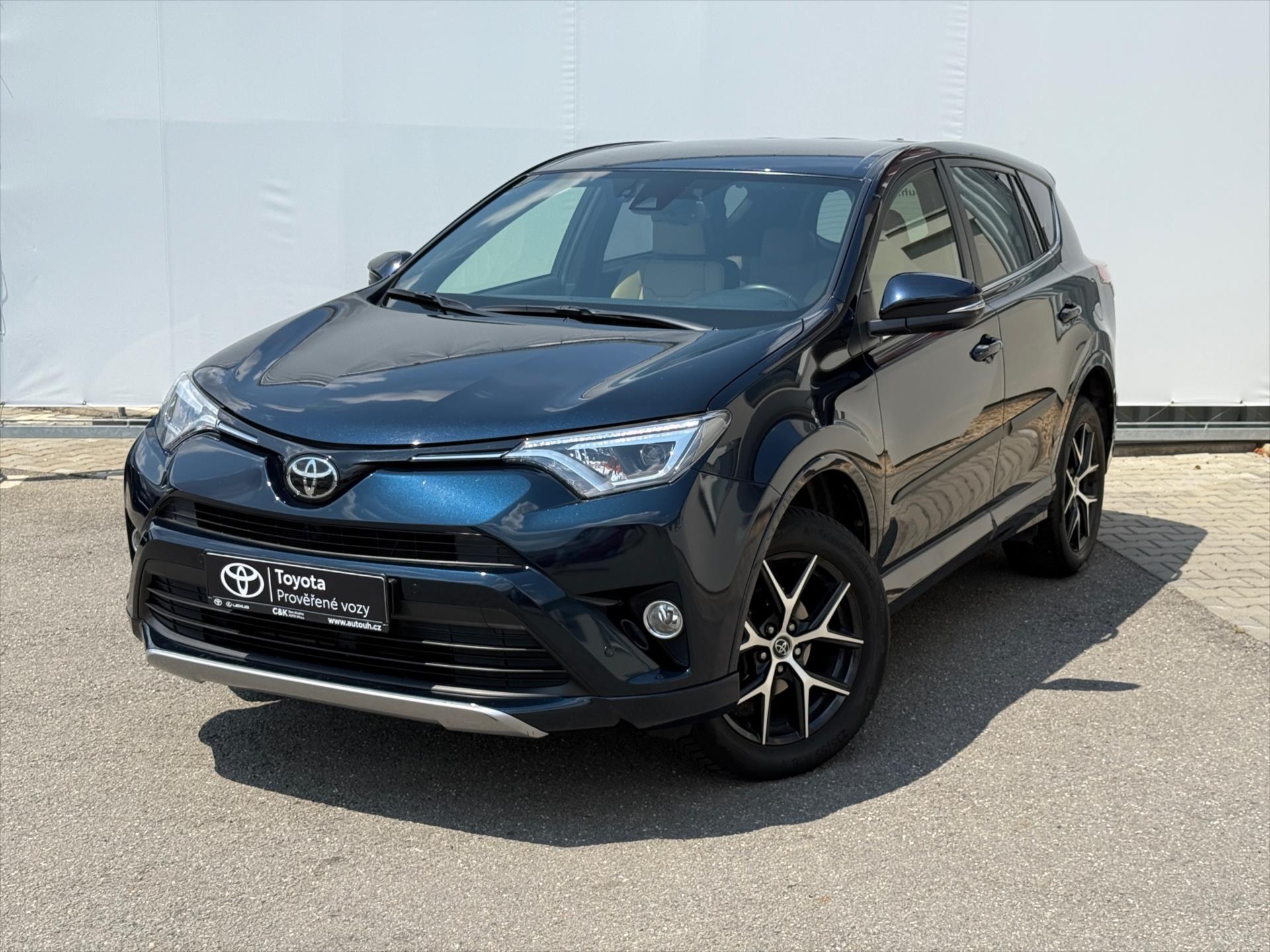 Toyota RAV4 2,0 Selection REZERVACE