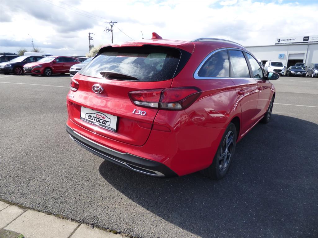 Hyundai i30 1,0 T-GDI,1.maj.ČR,Digi Klima,Hyundai servis  Family