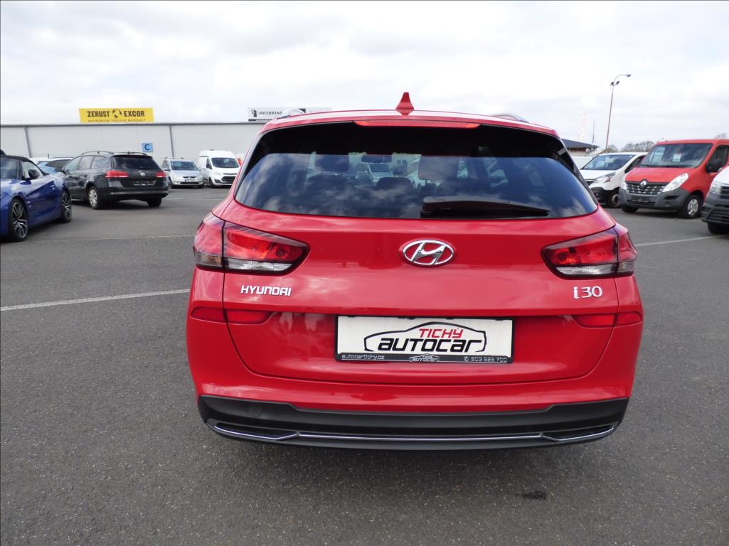 Hyundai i30 1,0 T-GDI,1.maj.ČR,Digi Klima,Hyundai servis Family