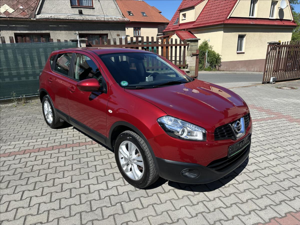 Nissan Qashqai 2,0 4x4 tan