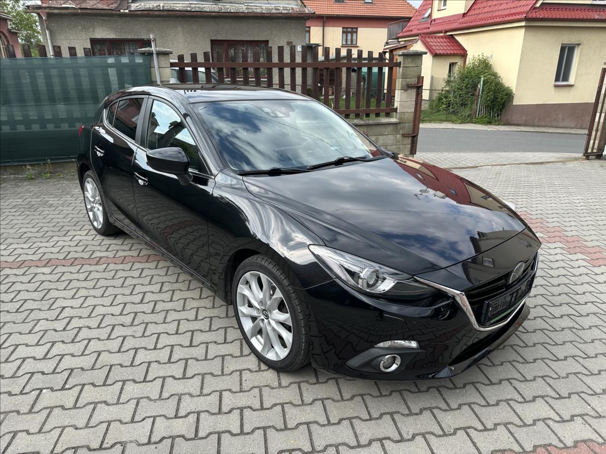 Mazda 3 2,0 Revolution top
