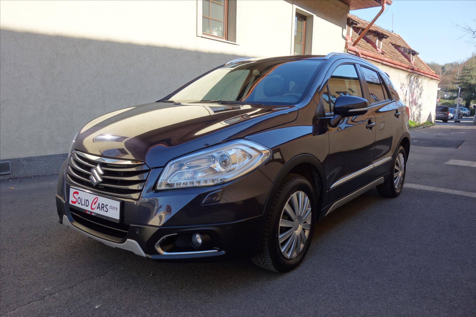 Suzuki SX4 S-Cross 1,6 1,6 VVT ELEGANCE LUX ALLGRIP 4x4  1.MAJ.R, SERVISN KNIHA