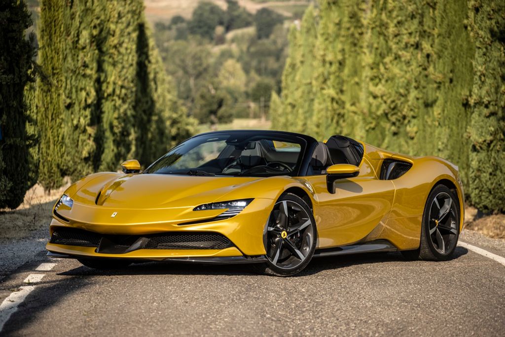 Ferrari SF90 Spider /Zruka 6/2026 /Giallo