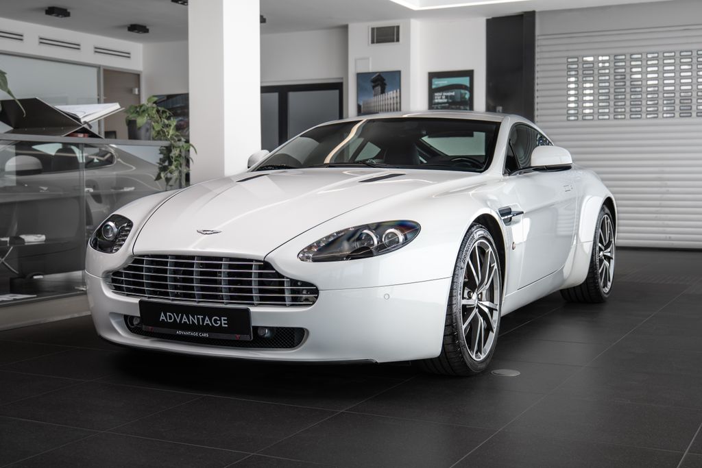 Aston Martin V8 Vantage 