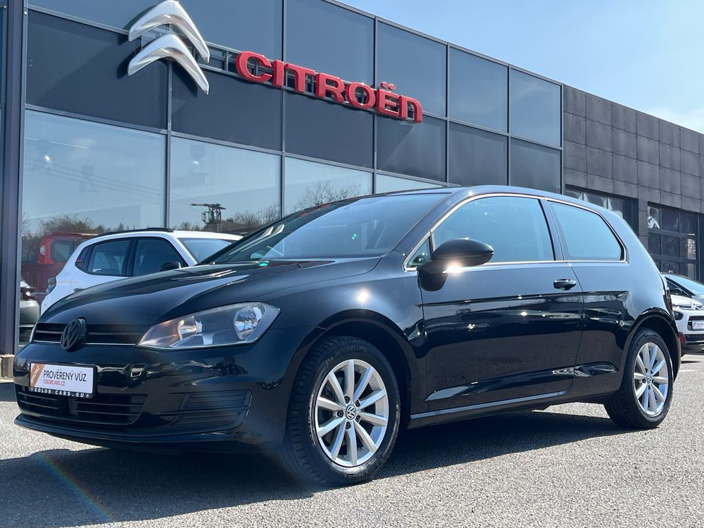 Volkswagen Golf 1,4TSI 90kW DSG ZRUKA SERVIS