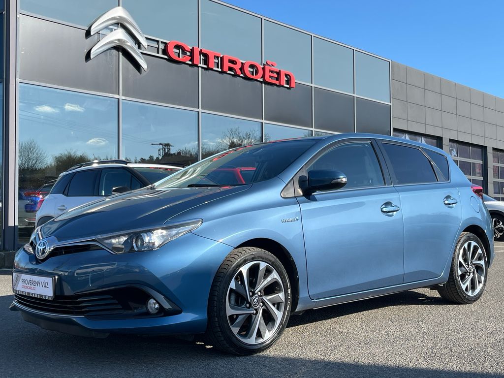 Toyota Auris 1.8 73kW Hybrid AT Zruka