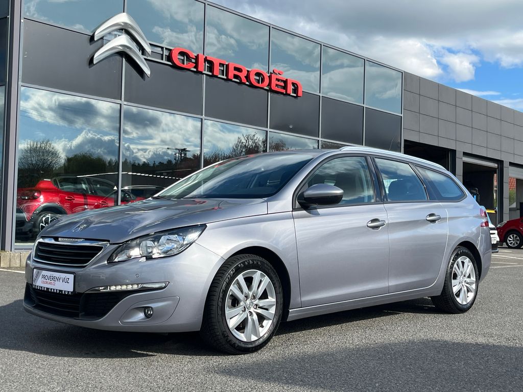 Peugeot 308 1.2 110k KAMERA SERVIS ZRUKA