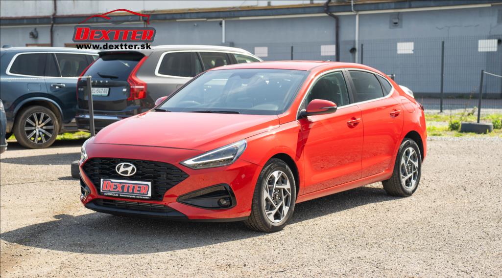 Hyundai i30 1.5 T-GDi MHEV Family  FL II Fastback