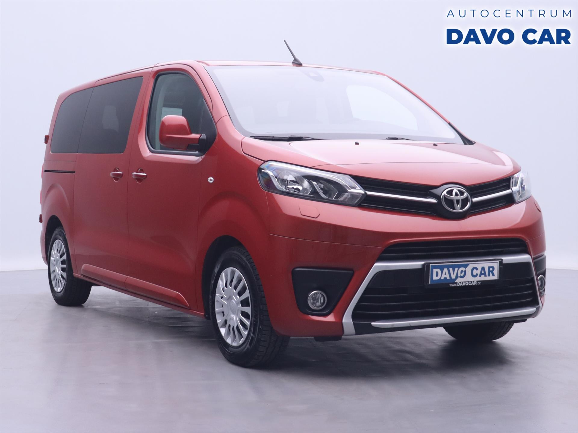 Toyota ProAce 2.0 D-4D L2 Shuttle 8m Zruka