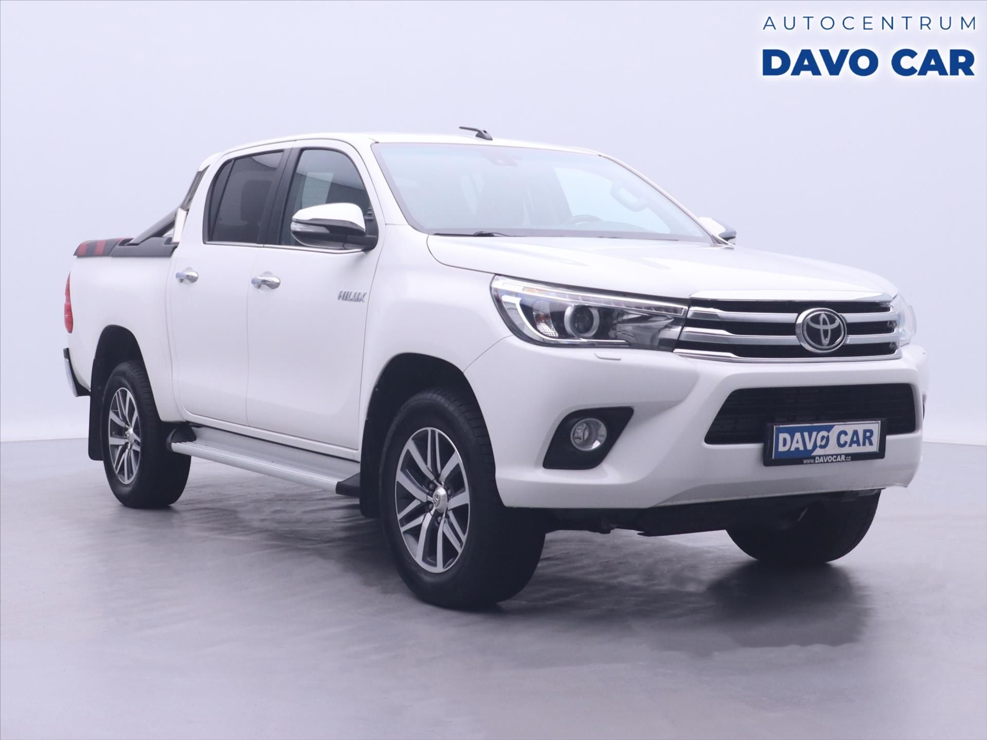 Toyota Hilux 2,4 D-4D 4x4 CZ Executive tan