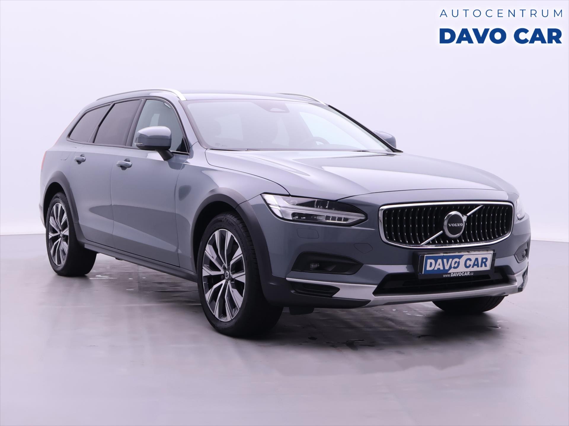 Volvo V90 2,0 B5 173kW AWD CZ 1.maj.