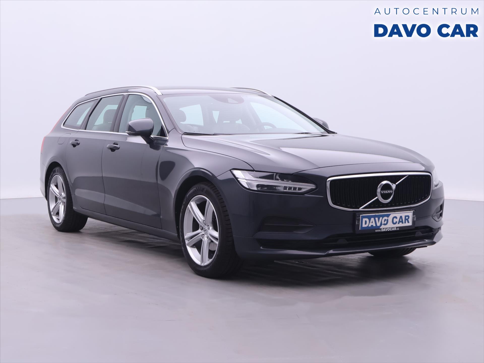 Volvo V90 2,0 D4 140kW Aut. Momentum LED