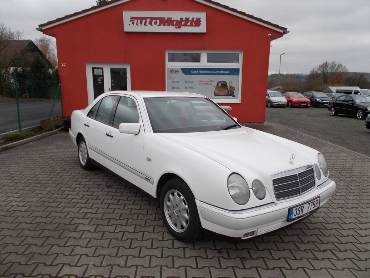 Mercedes-Benz Třídy E 2,9 TD EKO UHRAZEN KLIMA NOVÁ STK