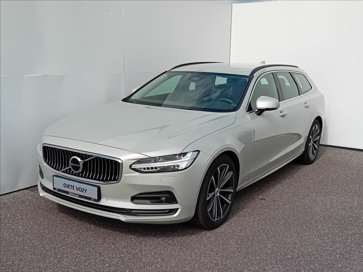 Volvo V90 2,0 FWD MOMENTUM PRO AUTO  B4