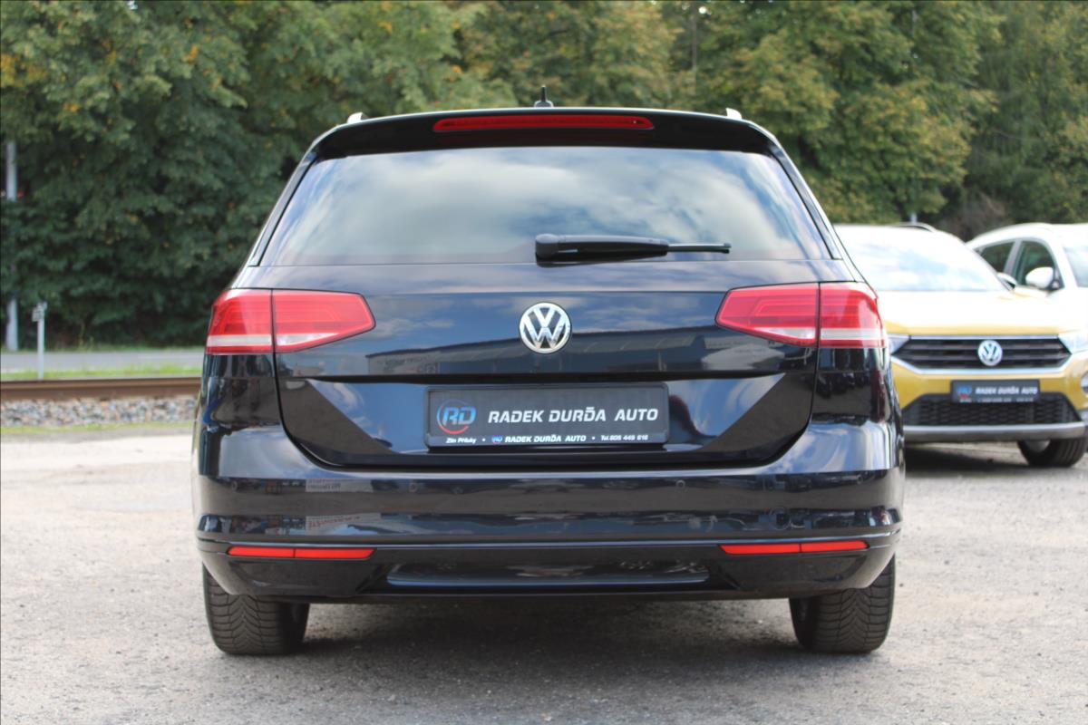 Volkswagen Passat, 2,0 TDI  NAVIGACE,VÝHŘEVY